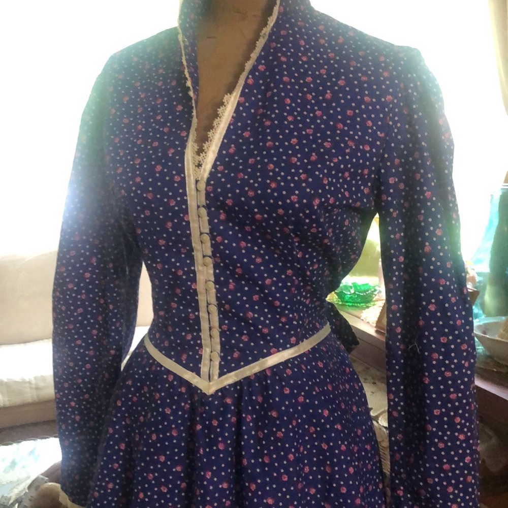 *Vintage 1970’s - featured in recent Poshmark ad- authentic Gunne Sax midi dress - Picture 5 of 16